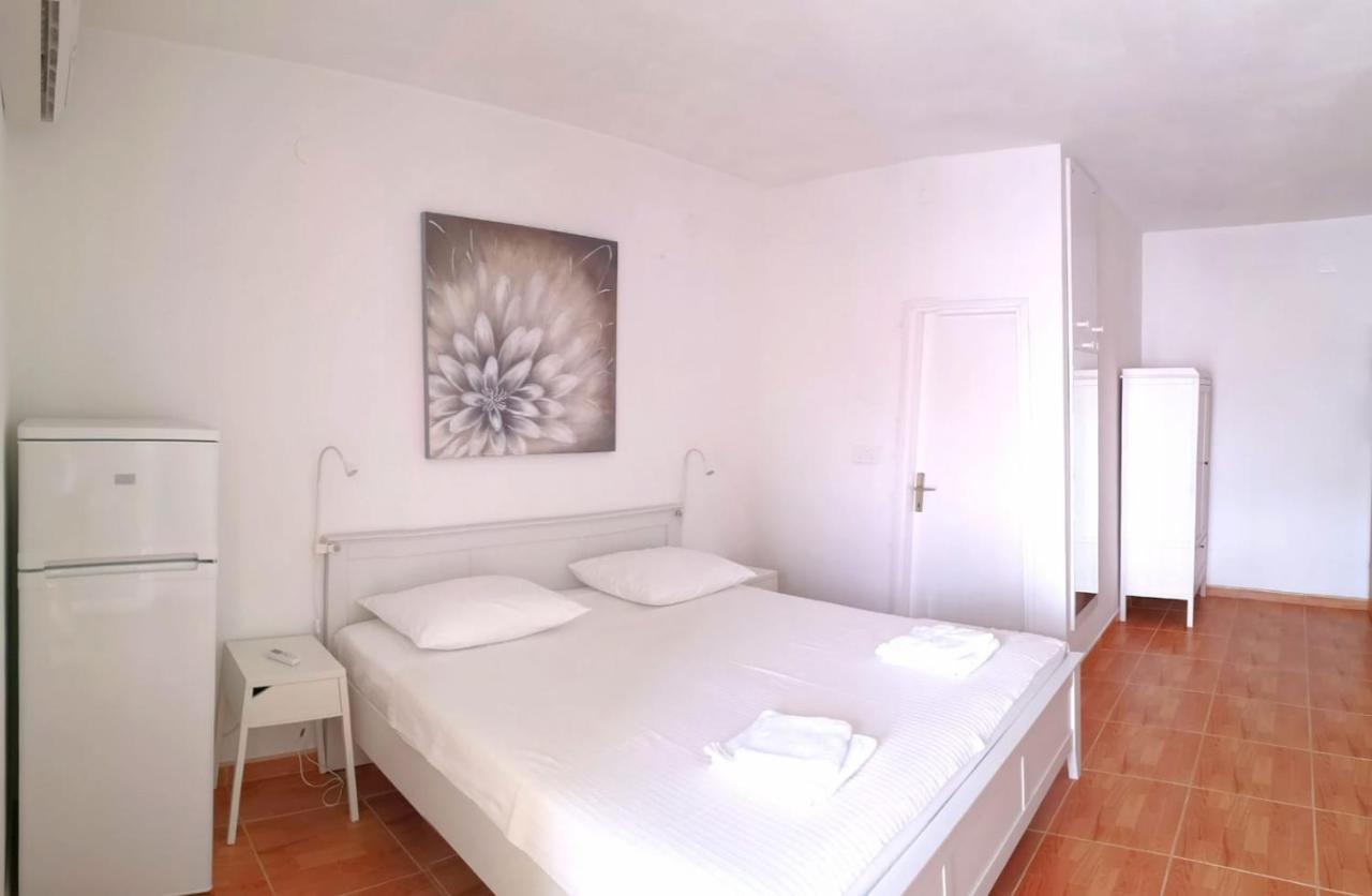 Apartments Angela Makarska Esterno foto