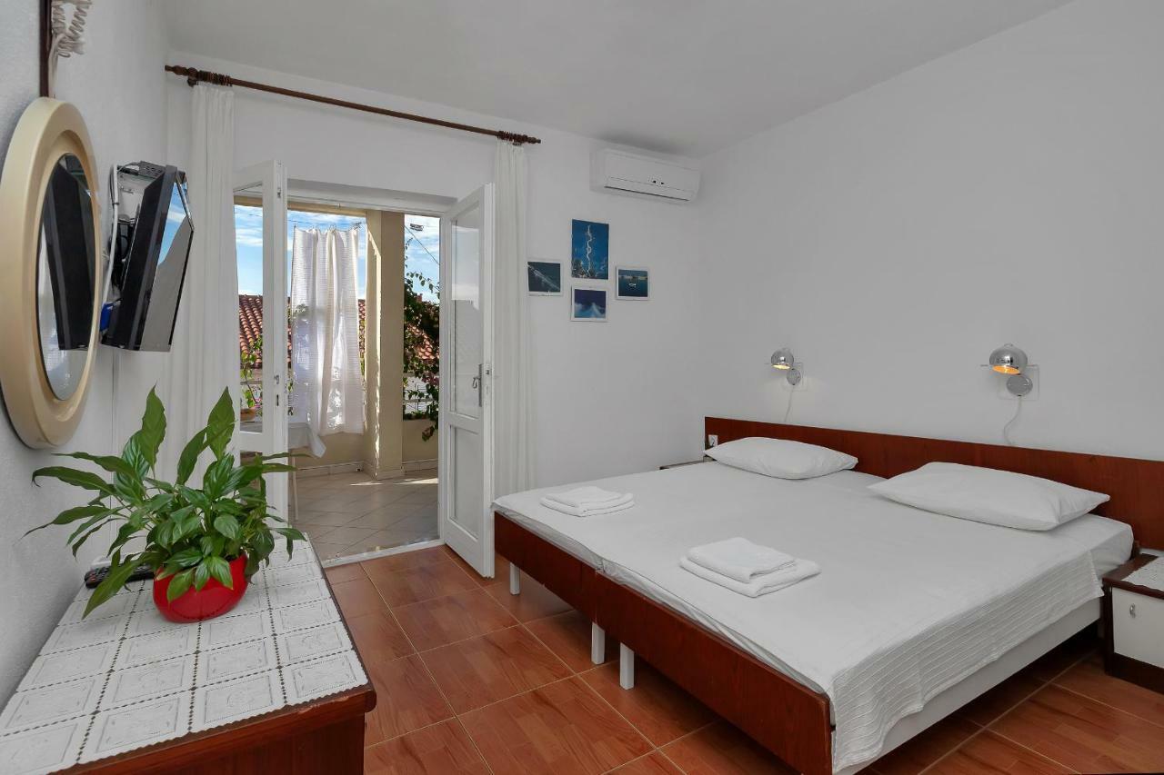 Apartments Angela Makarska Esterno foto