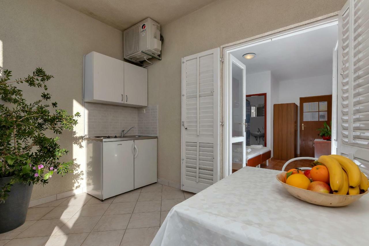 Apartments Angela Makarska Esterno foto
